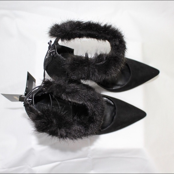 🖤 Black Ankle Strap with Fur Heels 🖤 - Picture 4 of 8